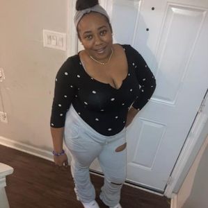 Meet your Posher, Johnnika